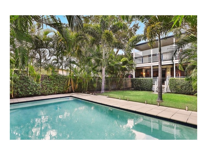 27 Orchard Street, Hawthorne QLD 4171