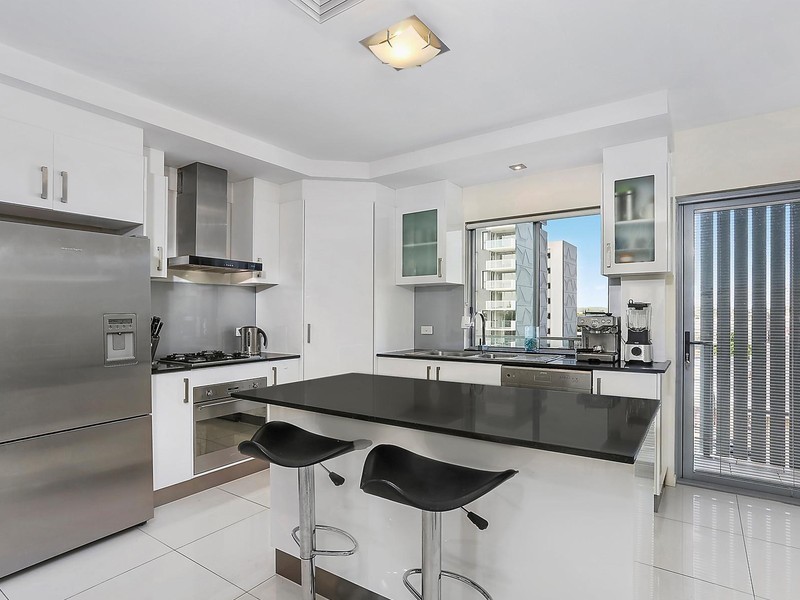 10/215 Wellington Road, East Brisbane QLD 4169
