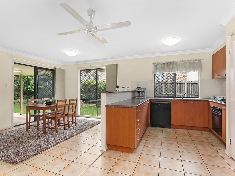 28 Naracoorte Place, Parkinson QLD 4115