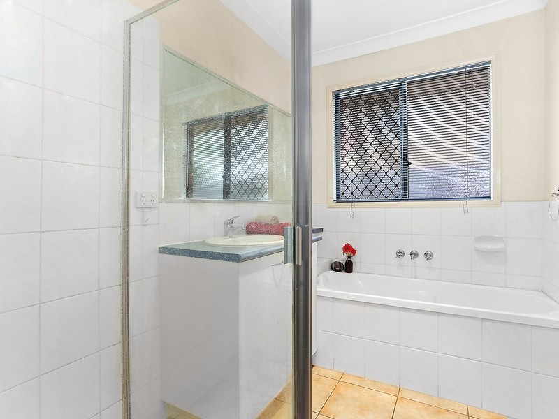 28 Naracoorte Place, Parkinson QLD 4115