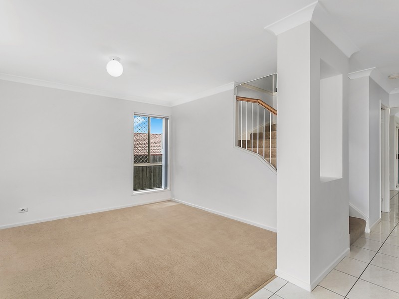 17 Delaforce Street, Regents Park QLD 4118