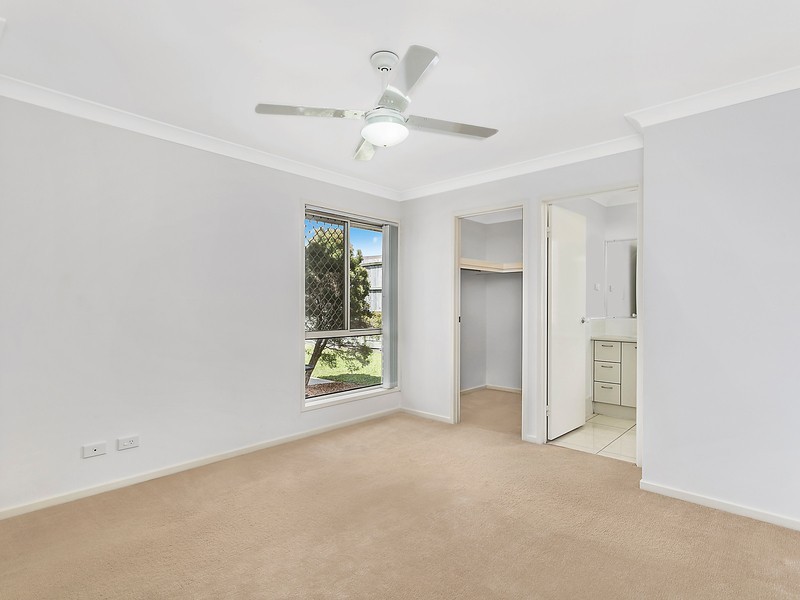 17 Delaforce Street, Regents Park QLD 4118