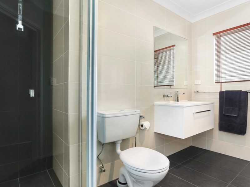 1/237 Cavendish Road, Coorparoo QLD 4151