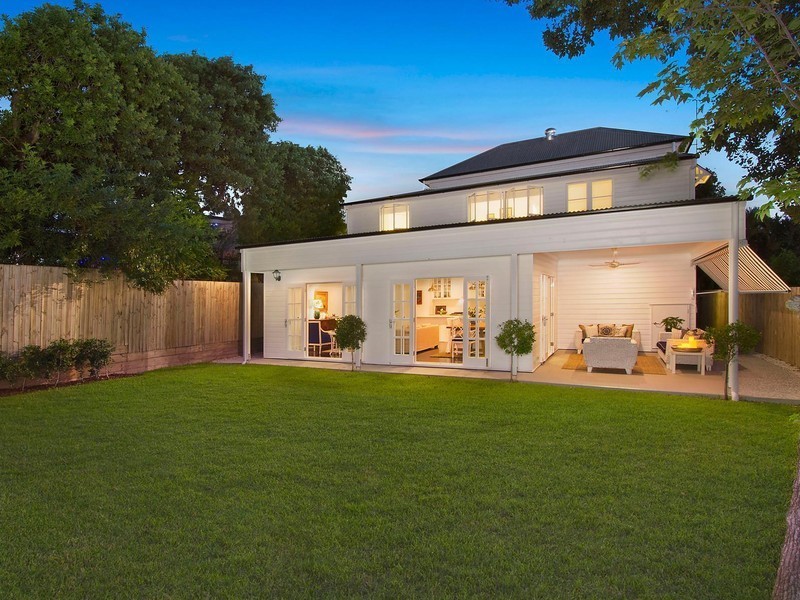 30 Grosvenor Street, Balmoral QLD 4171