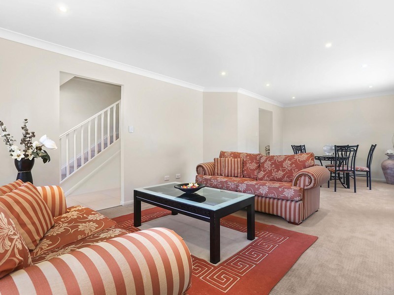 3 Oakley Street, Carindale QLD 4152