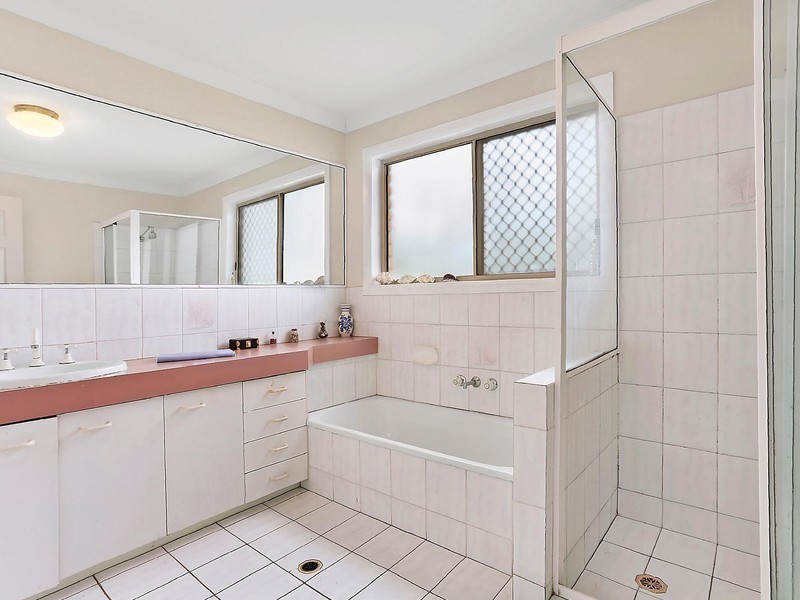 8 Jacaranda Court, Mount Gravatt East QLD 4122