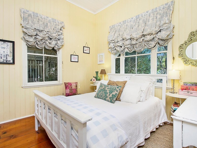 275 Wynnum Road, Norman Park QLD 4170