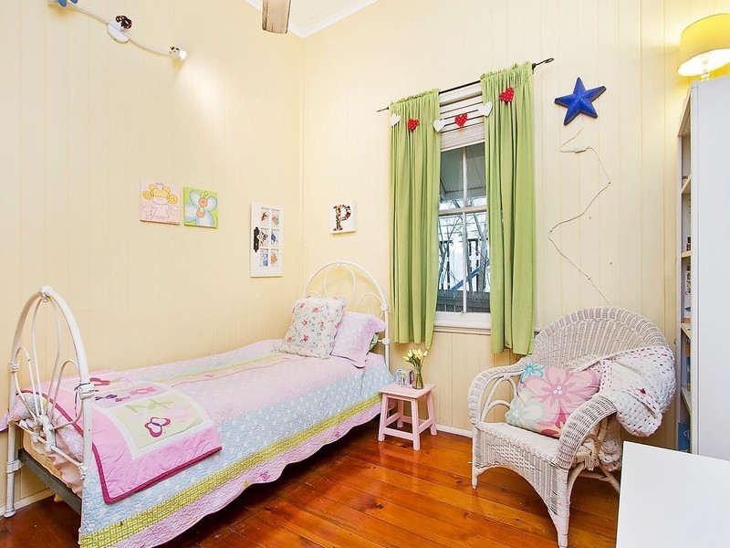 275 Wynnum Road, Norman Park QLD 4170