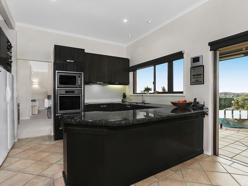 1 Pine Mountain Court, Carina Heights QLD 4152