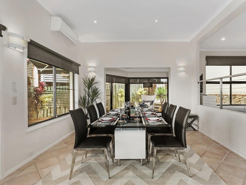 1 Pine Mountain Court, Carina Heights QLD 4152