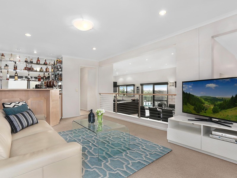 1 Pine Mountain Court, Carina Heights QLD 4152