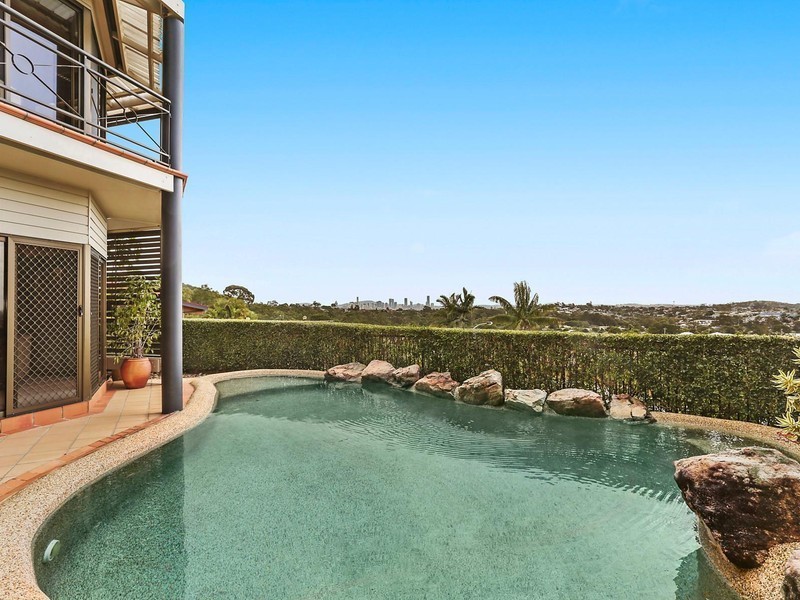 1 Pine Mountain Court, Carina Heights QLD 4152
