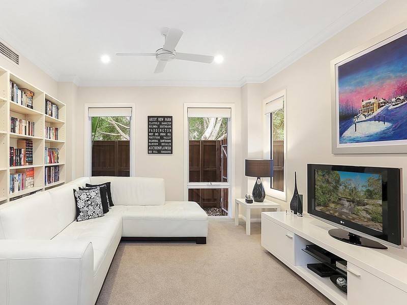 16 Johnston Street, Bulimba QLD 4171