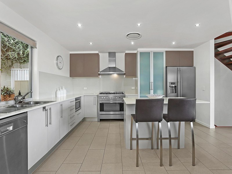 2/10 Carntyne Street, Morningside QLD 4170