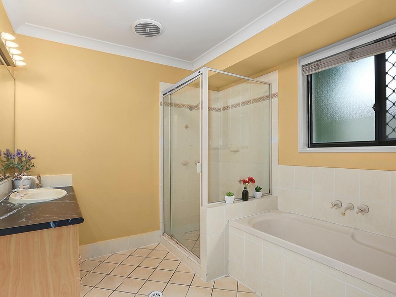 22 Balmoral Place, Forest Lake QLD 4078