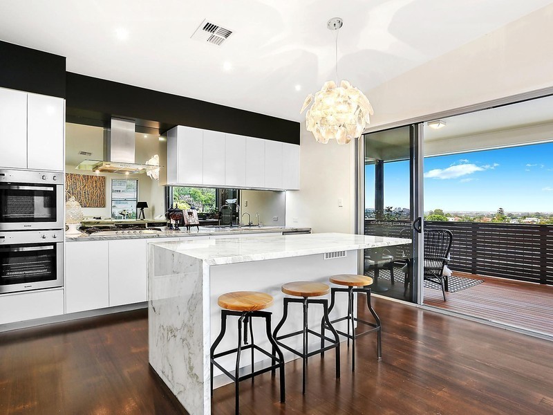 12 Lord Street, Morningside QLD 4170