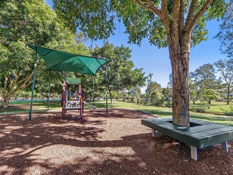 81 Morehead Avenue, Norman Park QLD 4170