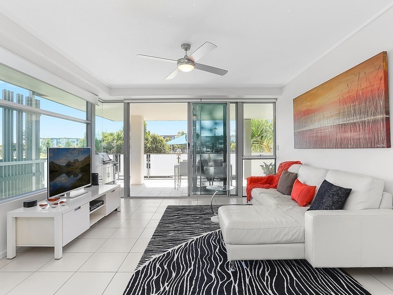 111/16 Waterline Crescent, Bulimba QLD 4171