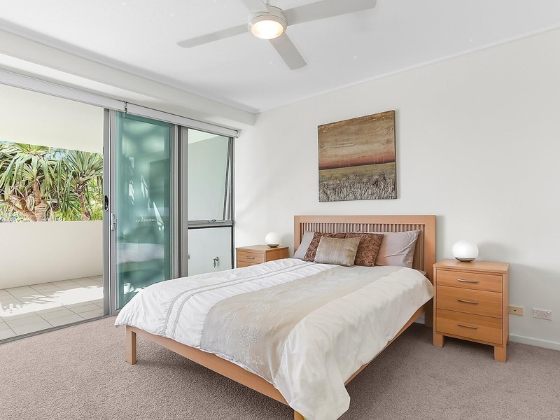 111/16 Waterline Crescent, Bulimba QLD 4171
