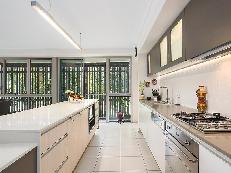 316/16 Waterline Crescent, Bulimba QLD 4171