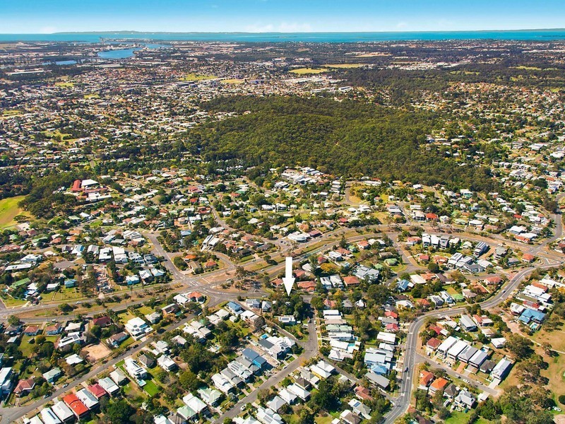 16 Joan Street, Norman Park QLD 4170