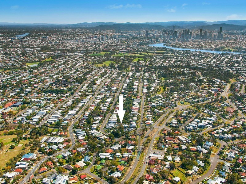 16 Joan Street, Norman Park QLD 4170