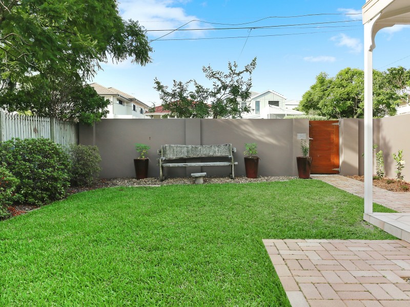 104 Elliott Street, Hawthorne QLD 4171