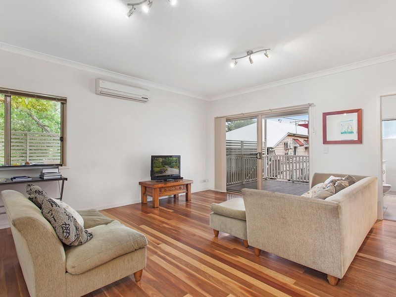 284 Wynnum Road, Norman Park QLD 4170