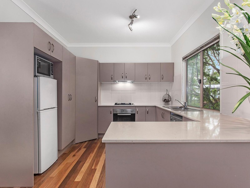 284 Wynnum Road, Norman Park QLD 4170