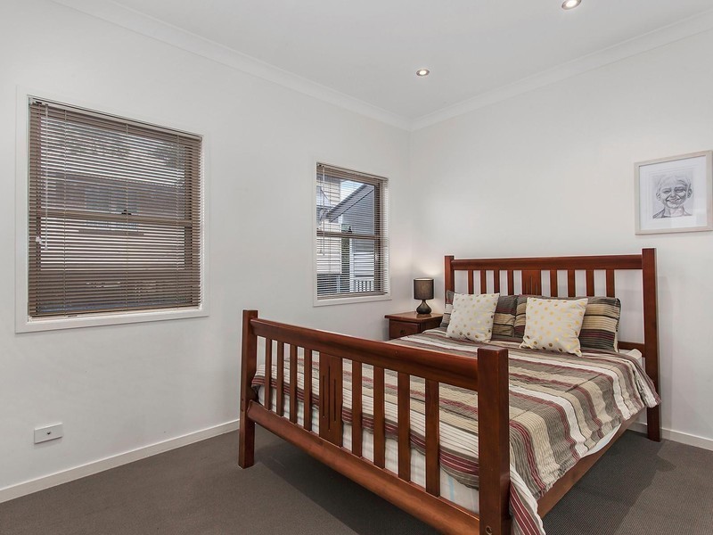 284 Wynnum Road, Norman Park QLD 4170