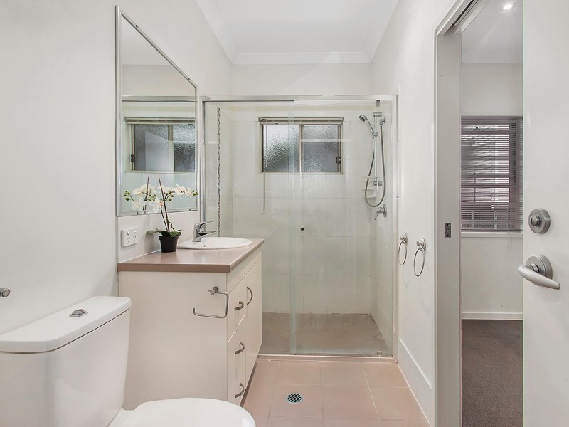 284 Wynnum Road, Norman Park QLD 4170