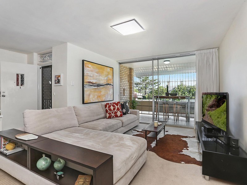 1/232 Cavendish Road, Coorparoo QLD 4151