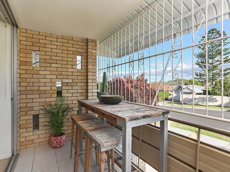 1/232 Cavendish Road, Coorparoo QLD 4151