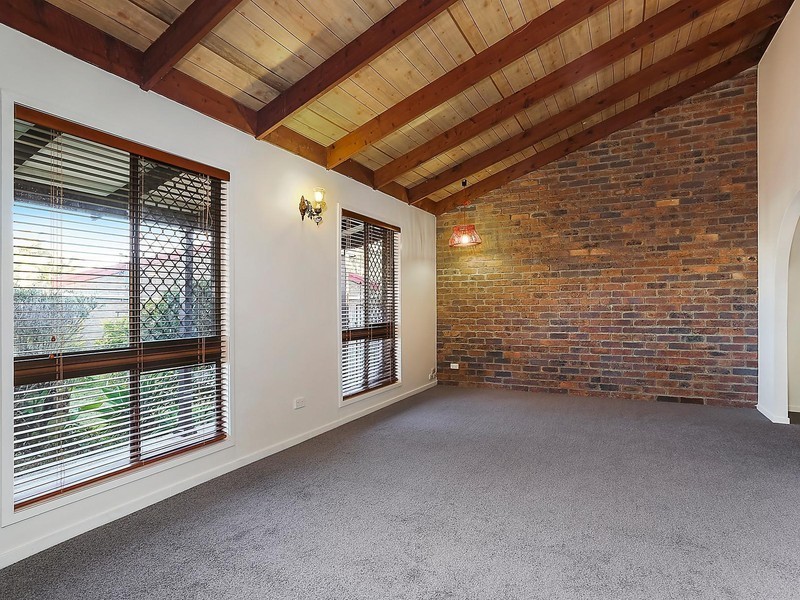 4 Eames Court, Springwood QLD 4127