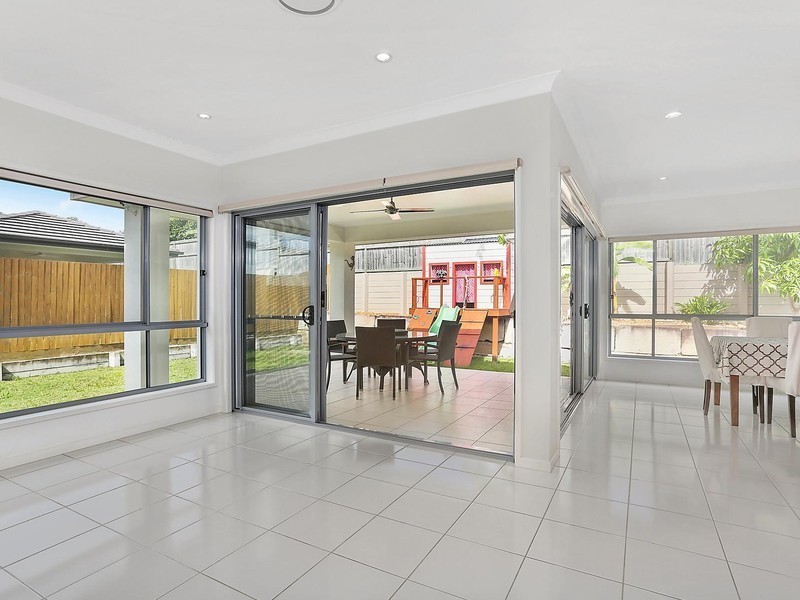 64 Highland Crescent, Belmont QLD 4153