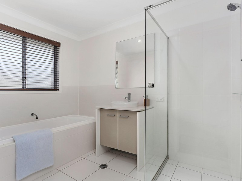 64 Highland Crescent, Belmont QLD 4153