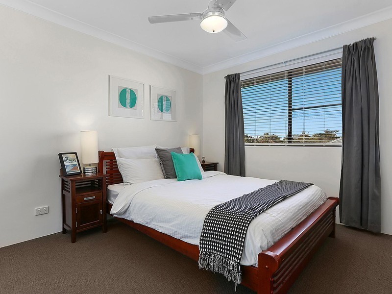 4/17 Hanworth Street, East Brisbane QLD 4169