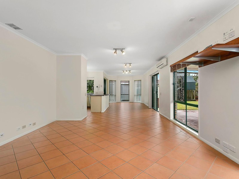 35 Currumbin Place, Carindale QLD 4152