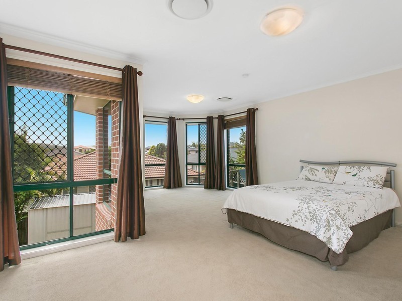 35 Currumbin Place, Carindale QLD 4152