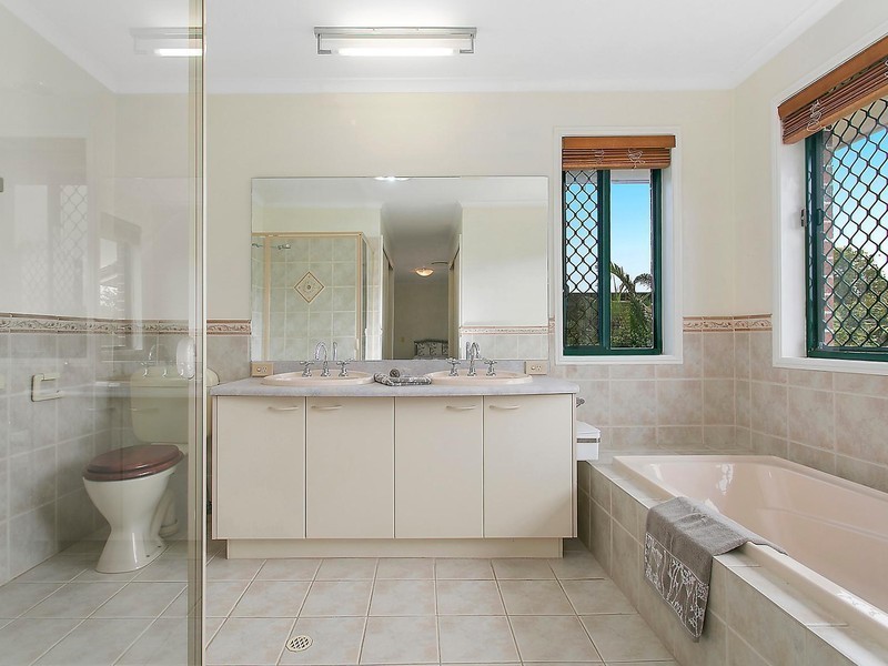 35 Currumbin Place, Carindale QLD 4152