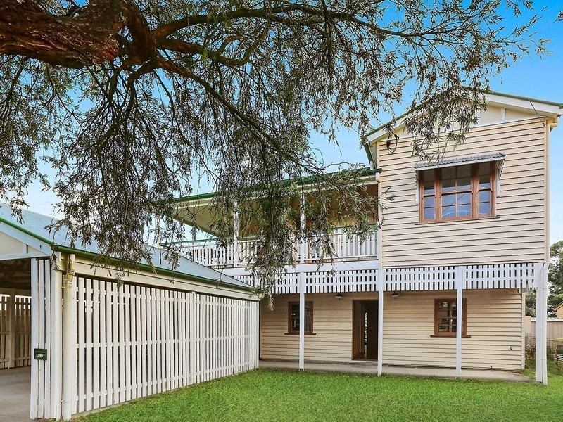 57 Barton Road, Hawthorne QLD 4171