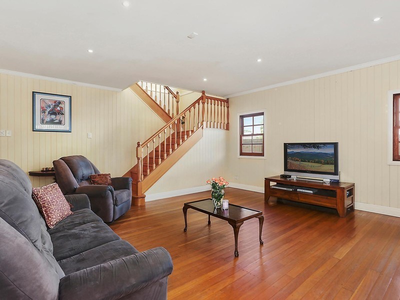 57 Barton Road, Hawthorne QLD 4171