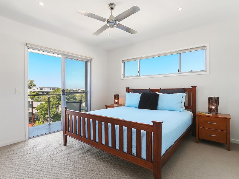 1/10 Carntyne Street, Morningside QLD 4170