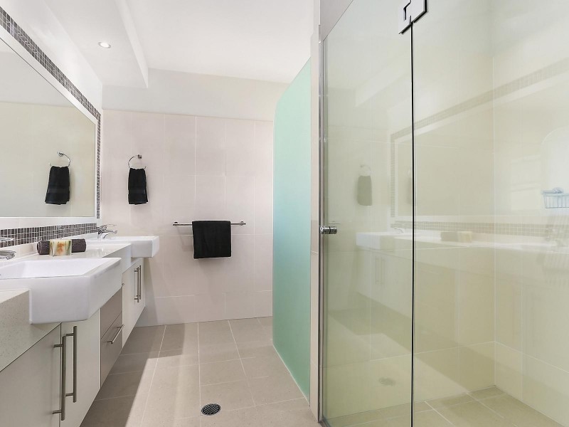 1/10 Carntyne Street, Morningside QLD 4170