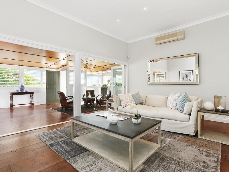 11 Illidge Street, Coorparoo QLD 4151