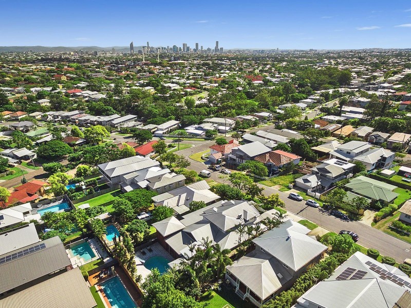 11 Illidge Street, Coorparoo QLD 4151