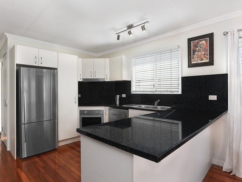 10 Karthina Street, Bulimba QLD 4171