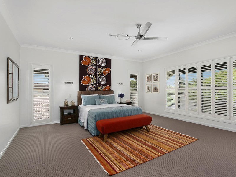 10 Orvieto Street, Yeronga QLD 4104