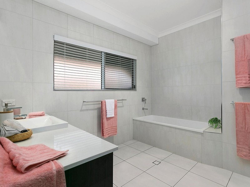 10 Orvieto Street, Yeronga QLD 4104