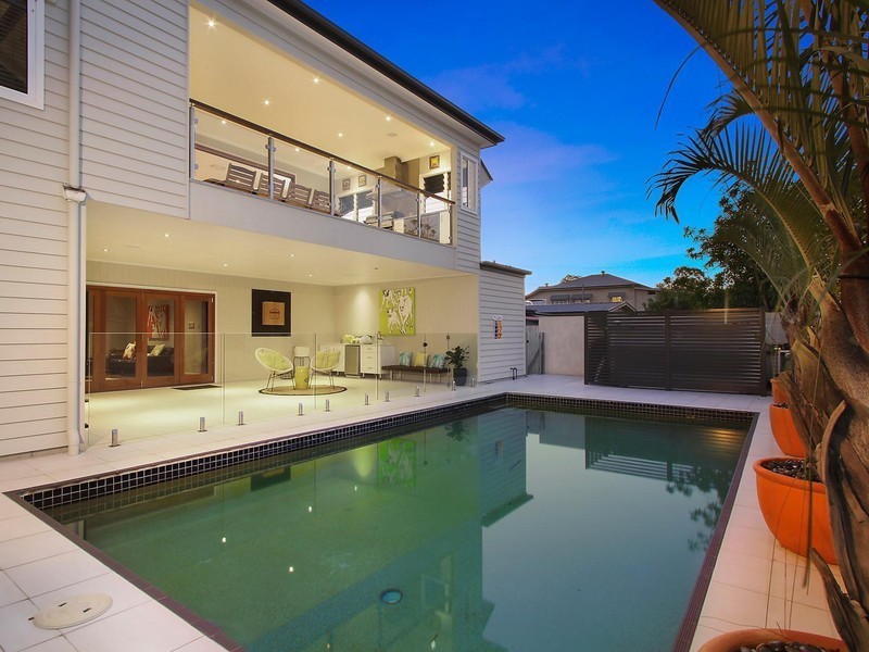 10 Orvieto Street, Yeronga QLD 4104